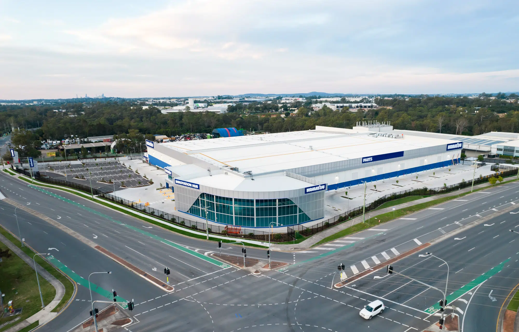 Komatsu Distribution Centre, Wacol - Tomkins Commercial